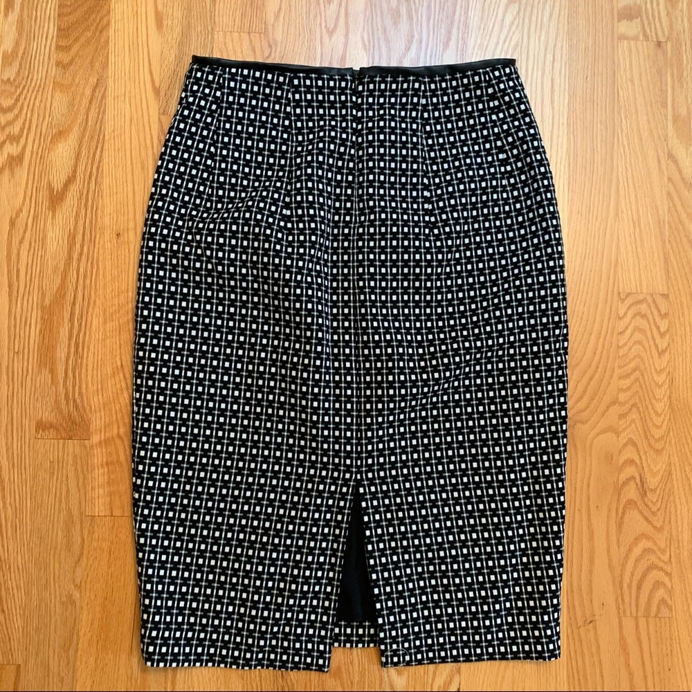 Express Black and White Patterned Skirt - Picture 6 of 6
